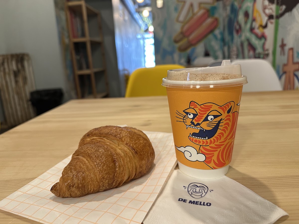 De Mello Coffee Yonge
