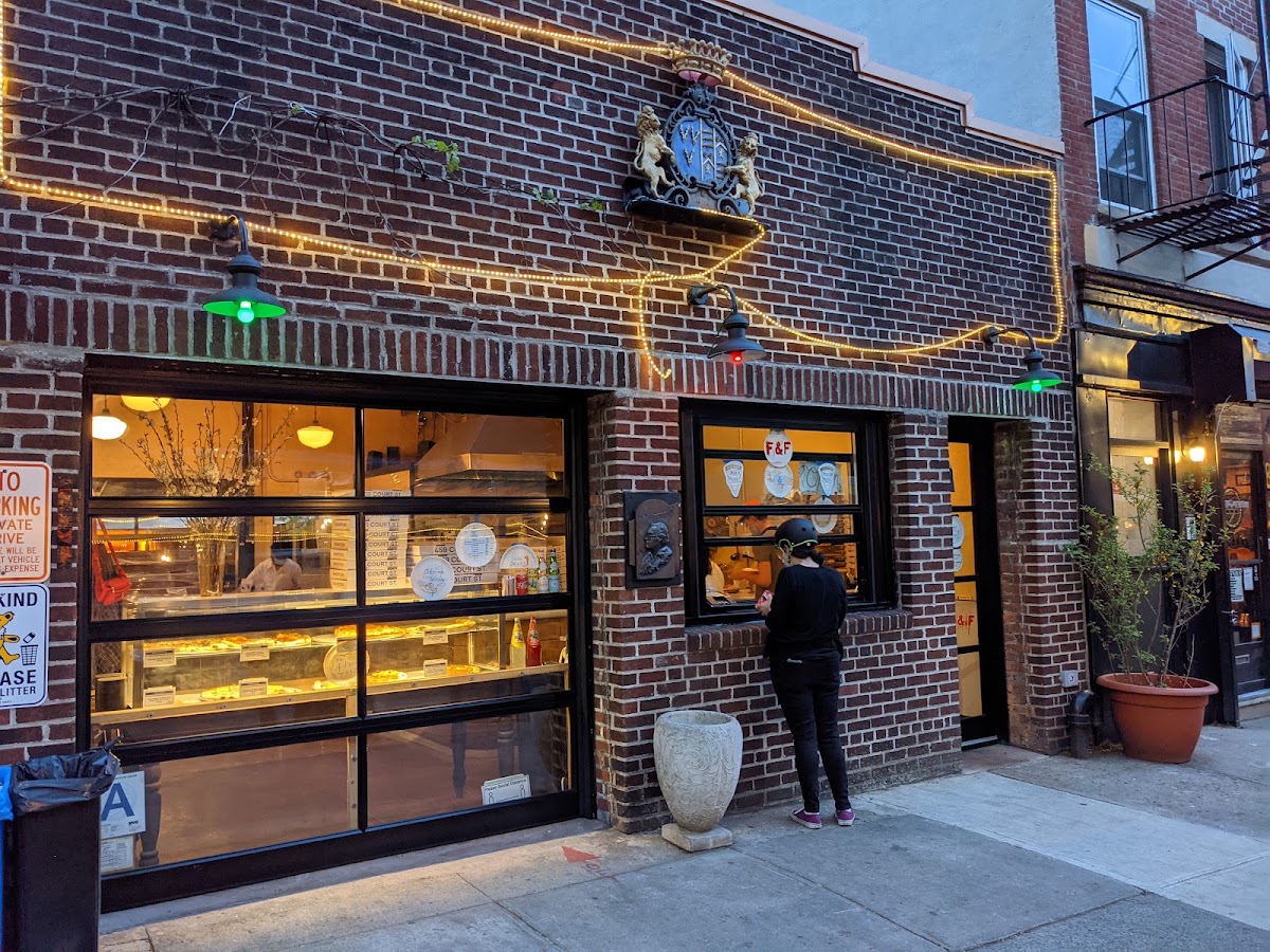F&F Pizzeria